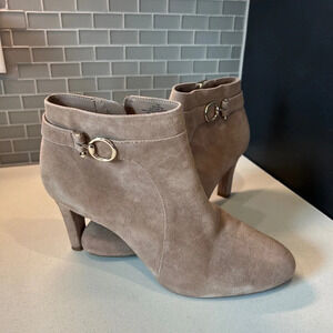 Gently worn, extremely comfortable, size 10 Bandolino boots, 3” heel suede boots